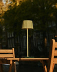 Wouter kabellose Tischlampe Salbeigrün