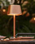 Ava kabellose Tischlampe Kupfer