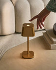 Ava kabellose Tischlampe Gold