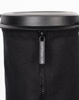 Der Flextrash in 5L besteht aus recycelten PET Flaschen und ist der perfekte Campingmülleimer mit seinen verschiedenen Befestigungsmöglichkeiten | Jetzt kaufen bei Wildnest Glamping