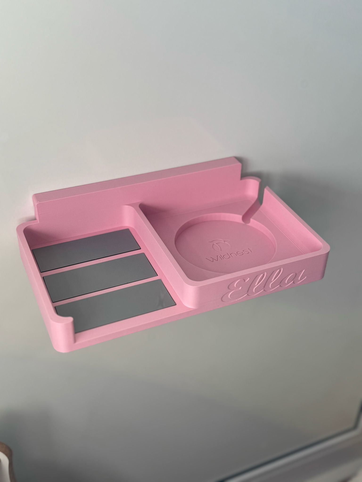 Toniebox Halterung mit Ablage – Magnetisch & Klebbar