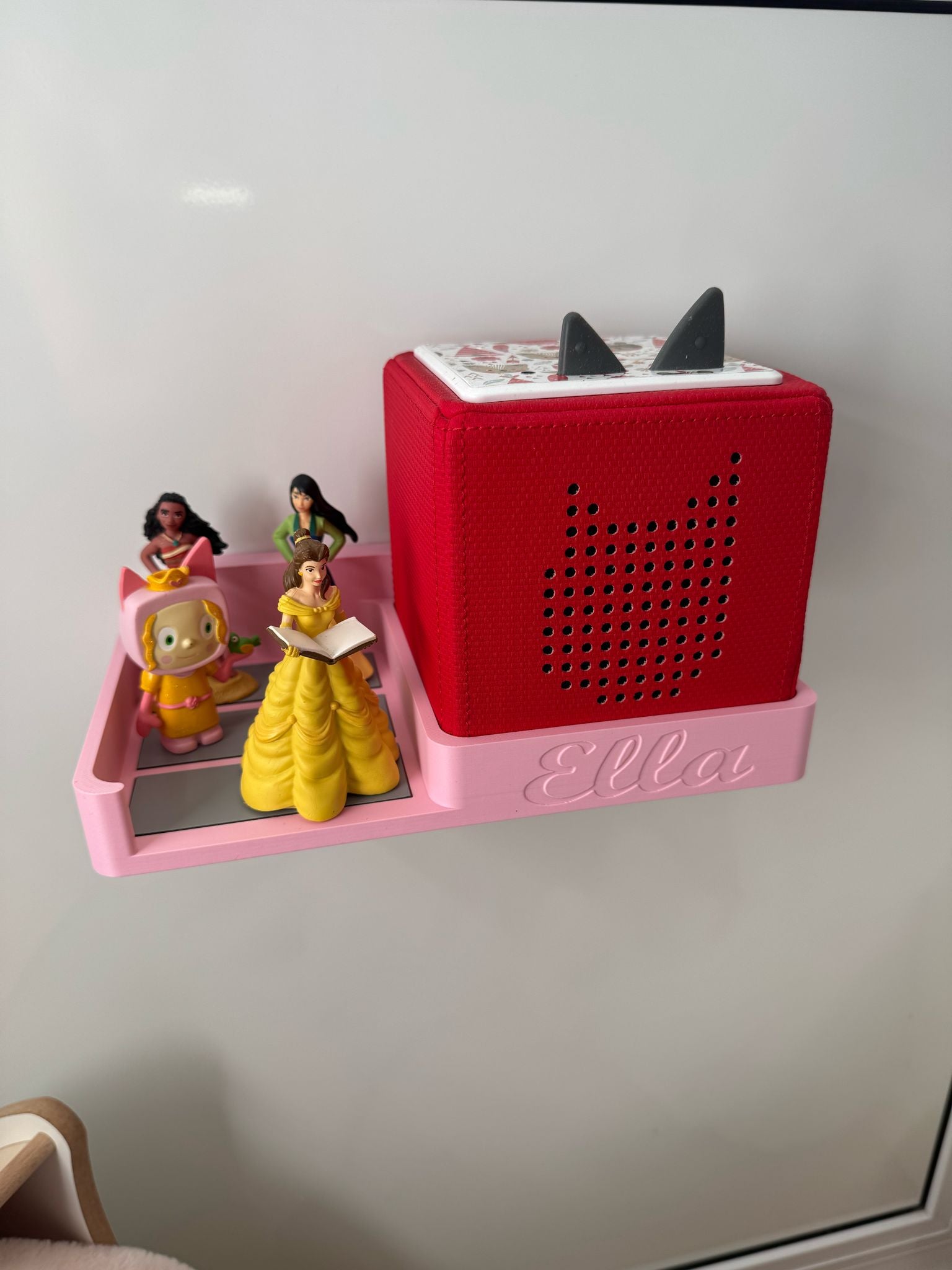 Toniebox Halterung mit Ablage – Magnetisch & Klebbar