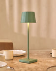 Wouter kabellose Tischlampe Salbeigrün