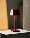 Ava kabellose Tischlampe Beerenrot