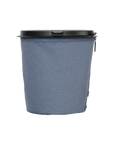 Der Ocean blue Flextrash in 5L besteht aus recycelten PET Flaschen und ist der perfekte Campingmülleimer mit seinen verschiedenen Befestigungsmöglichkeiten | Jetzt kaufen bei Wildnest Glamping