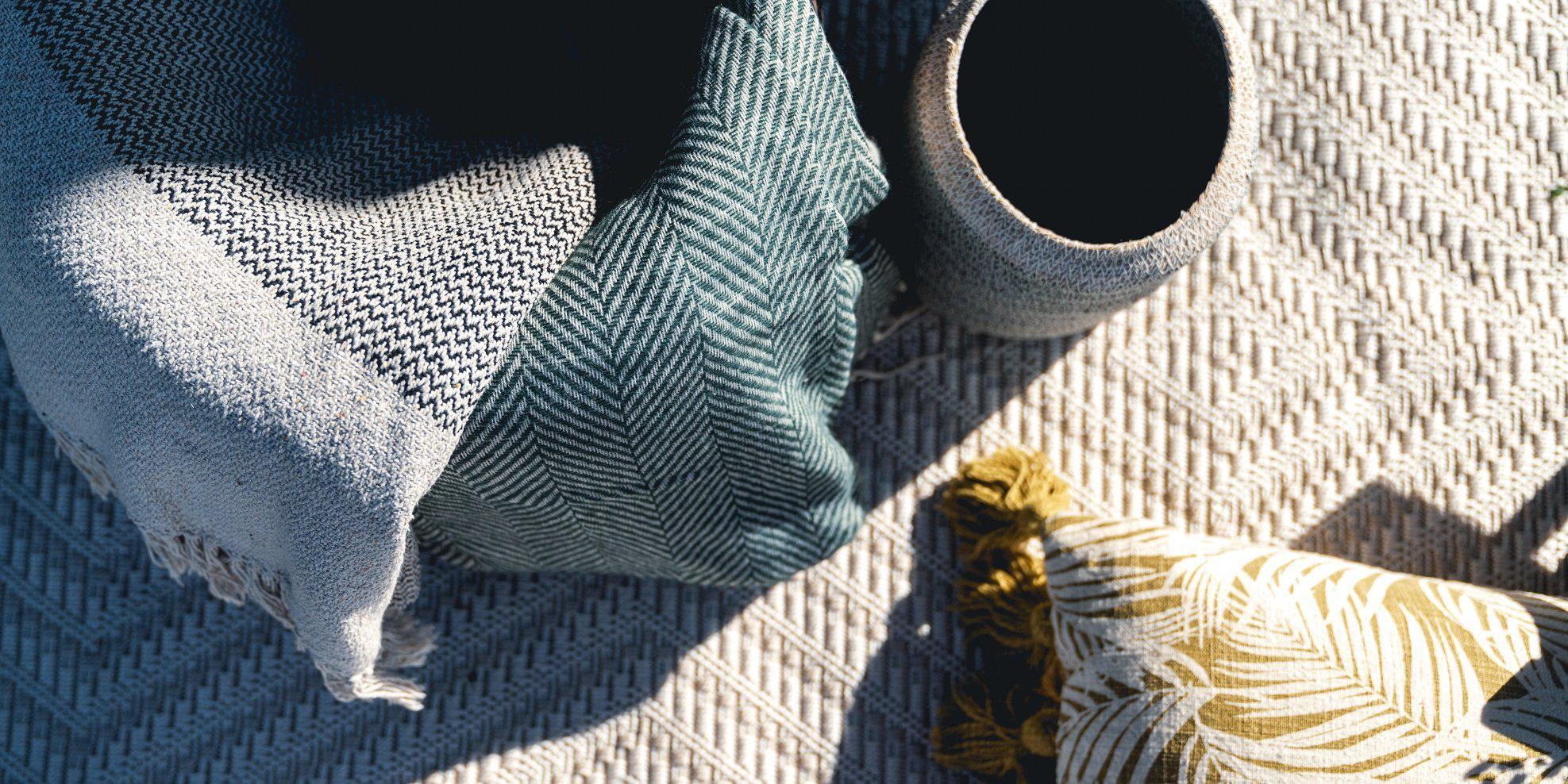 Bloomingville Kuscheldecke mit Fransen aus recycelter Baumwolle, grau  | Wohnmobil Ausstattung |  Wildnest Glamping