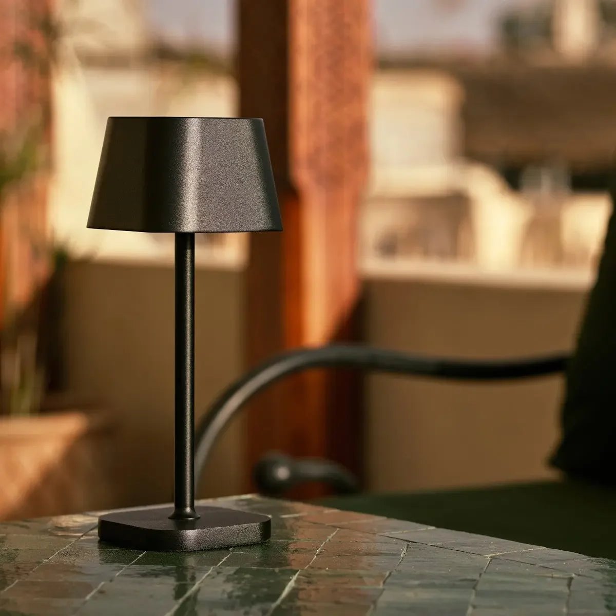 Ava kabellose Tischlampe Schwarz