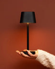 Ava kabellose Tischlampe Schwarz