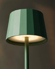 Wouter kabellose Tischlampe Salbeigrün