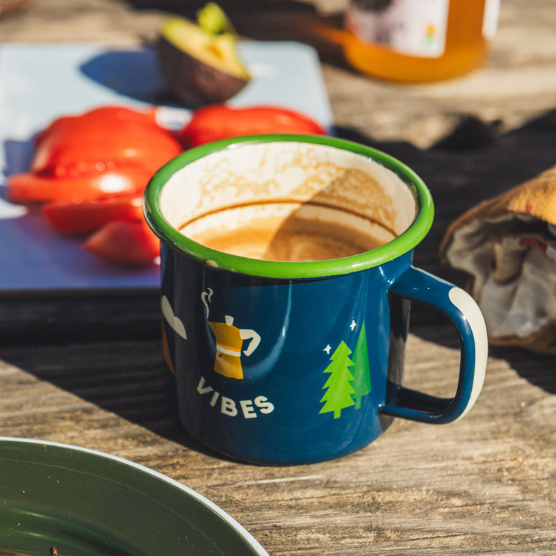 Roadtyping Emaille Tasse Camp Vibes