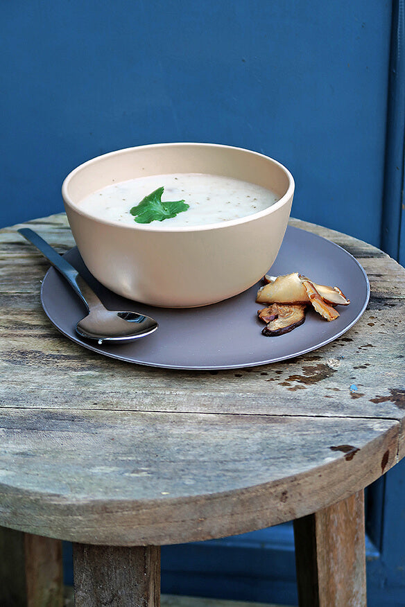 Mix &amp; Match: Die FLAVOUR-IT Teller und die BOOST BOWL Schalen mit 500ml und die Teller von Zuperzozial bestehen aus Biokunststoff und sind moderne als auch nachhaltige Campinggeschirr Alternativen | Jetzt kaufen bei Wildnest Glamping