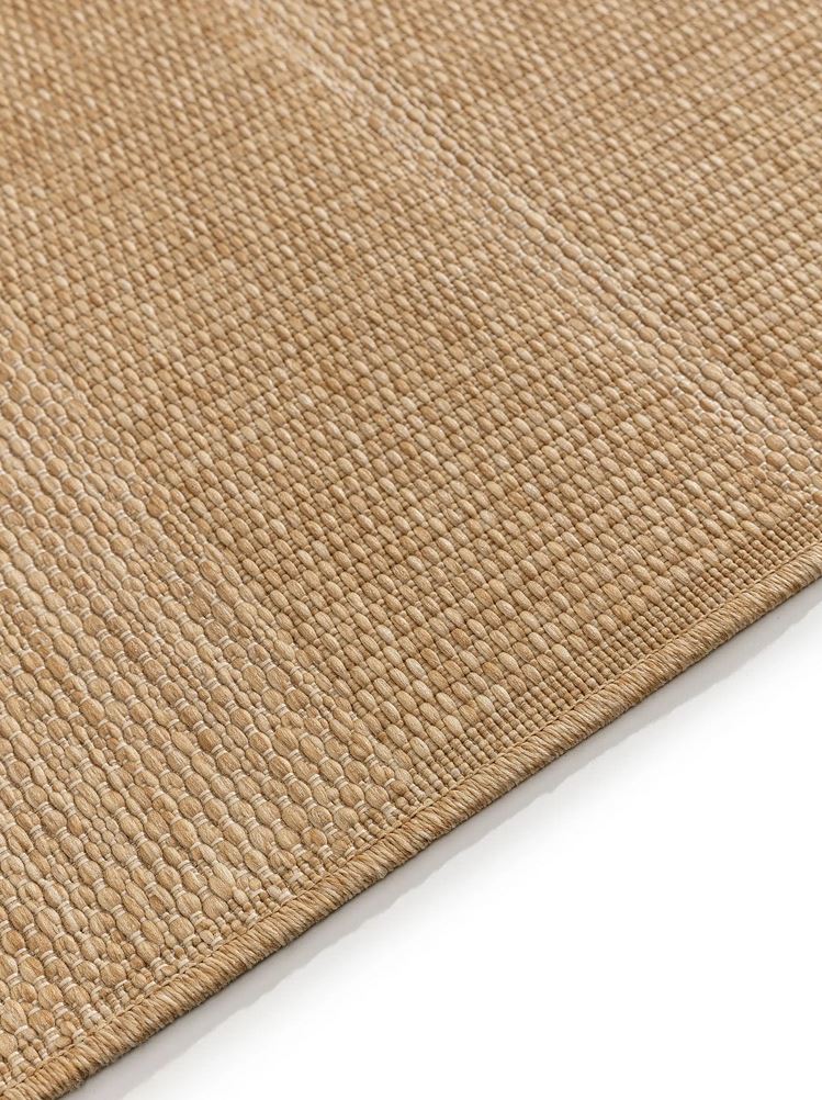 Teppich Como hellbraun in Wohnbereich Vielseitiger Como hellbraun Teppich bringt Komfort und Stil in Wohnräume, leicht zu reinigen und robust.
