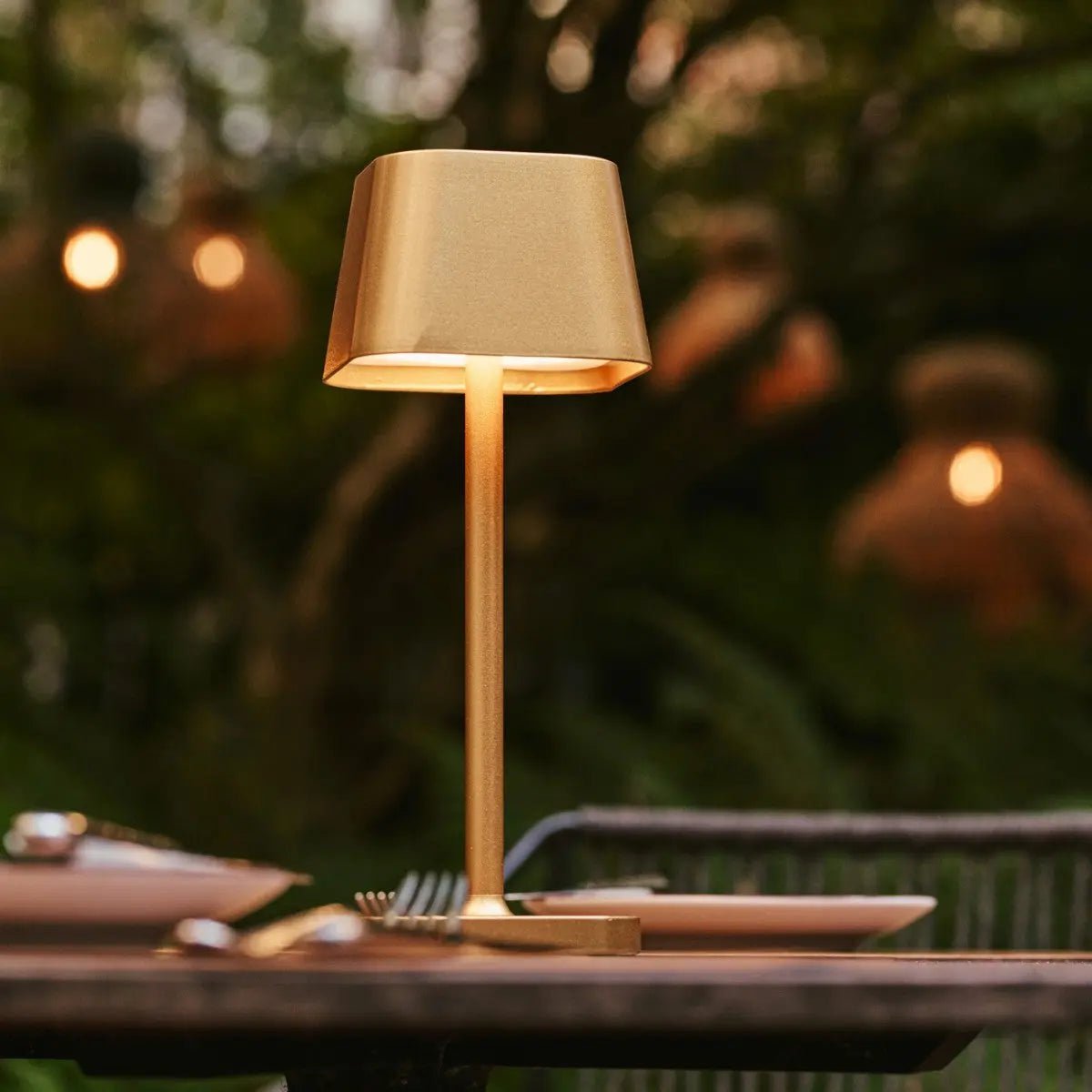 Ava kabellose Tischlampe Gold