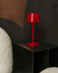 Ava kabellose Tischlampe Beerenrot