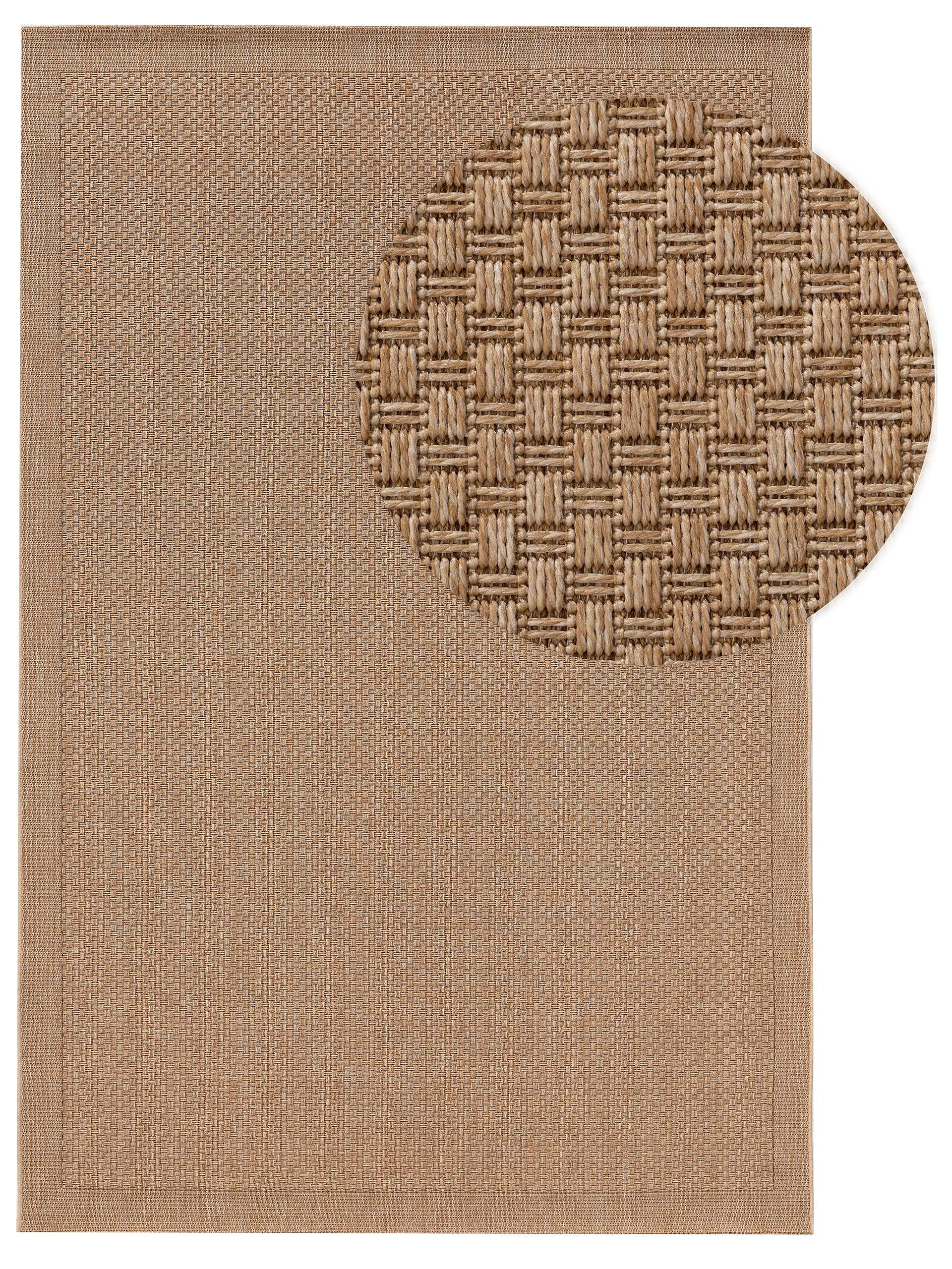 Der schöne minimalistische Outdoor Teppich Naoto in beige von Benuta ist aufgrund seiner Kunststofffaser sehr pflegeleicht und ideal für die Reise im Wohnwagen oder Wohnmobil | Jetzt kaufen bei Wildnest Glamping