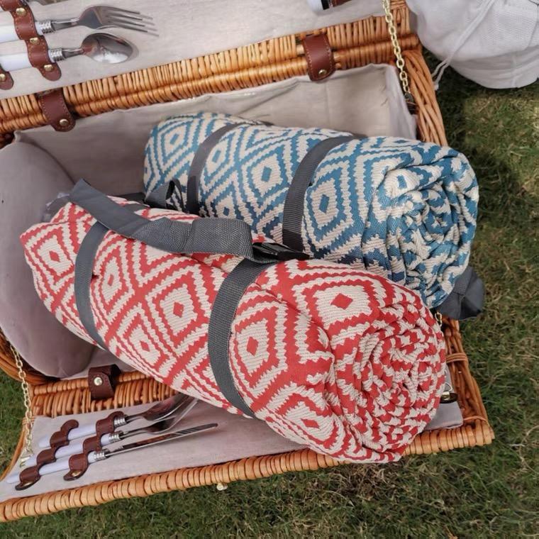 Picknickdecke rot | Wohnmobil Ausstattung |  Wildnest Glamping