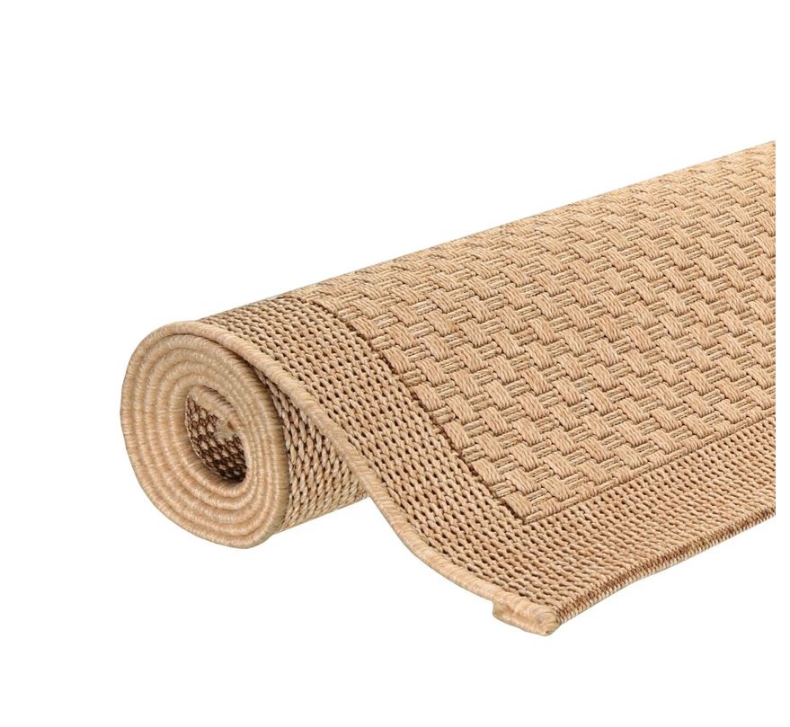 Der schöne minimalistische Outdoor Teppich Naoto in beige von Benuta ist aufgrund seiner Kunststofffaser sehr pflegeleicht und ideal für die Reise im Wohnwagen oder Wohnmobil | Jetzt kaufen bei Wildnest Glamping
