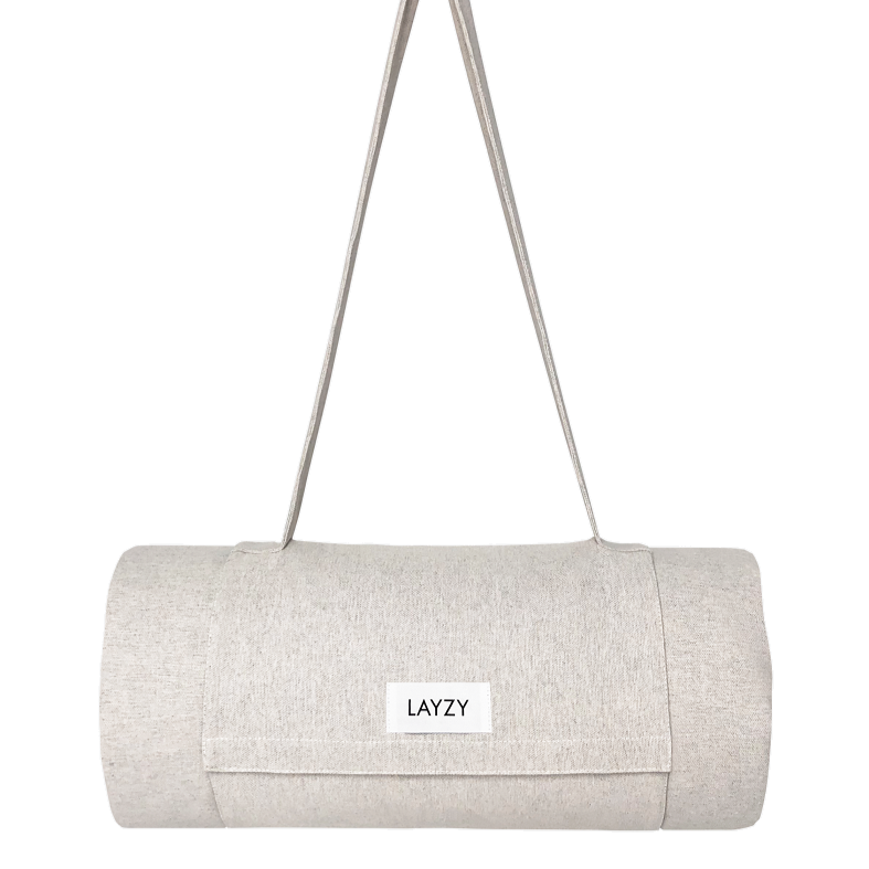 Die Picknickdecke von Layzy in der Farbe Sand ist sehr edel und schick | Jetzt kaufen bei Wildnest Glamping