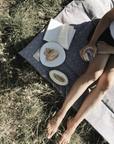 Wunderschöne handgefertigte Picknickdecke GEO in grau | Jetzt kaufen bei Wildnest Glamping