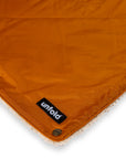 UNFOLD Kuschel Decke in der Farbe Rost für die Campingreise | Jetzt kaufen bei Wildnest Glamping